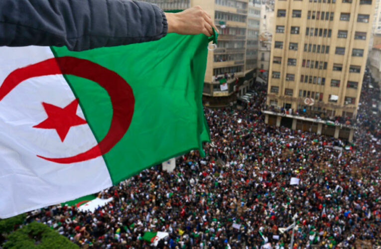 El proceso de  autogestión desconocido de la Argelia revolucionaria